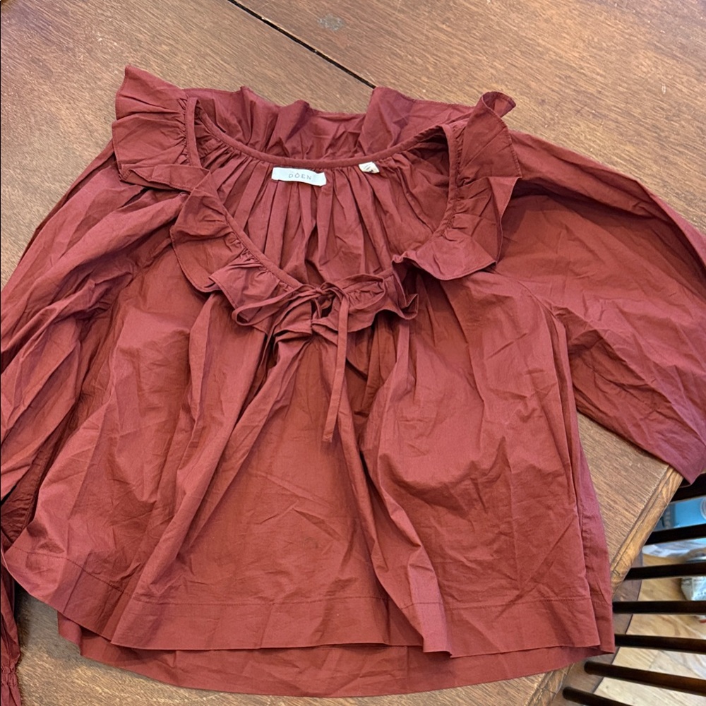 DÔEN Jules Top in a mahogany or claret color